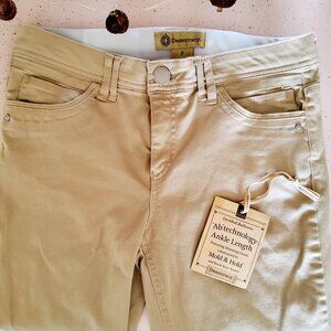 Democracy NWT (washed once, never worn) AB Technology Ankle Length Jeans Size 8